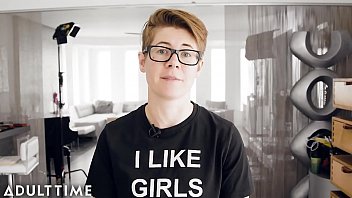 ADULT TIME Beautiful Couple Casey Kisses &amp_ Kylie Le Beau Express Passion