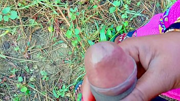 सरपत काटने गई राधिका भौजी और देवर ने वही पेल दिया