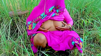 सरपत काटने गई राधिका भौजी और देवर ने वही पेल दिया