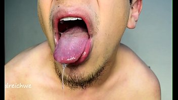 Opening the mouth with a big tongue