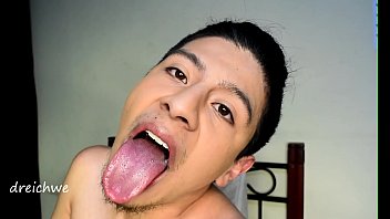 Opening the mouth with a big tongue
