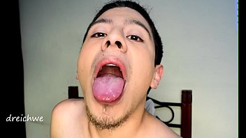 Opening the mouth with a big tongue