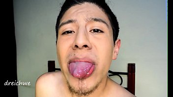 Opening the mouth with a big tongue