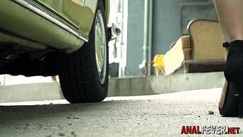 Anal hottie gives head and gets fucked