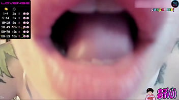 THICK BABE PLAYING HERSELF ON WEBCAM