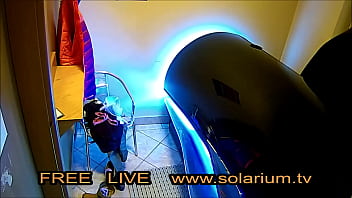 BBW super fat Girl masturbates in Live Voyeur Solarium