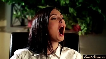 Fantasy teen spoon fucked before missionary