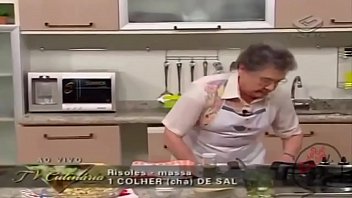 SENDO HUMILHADO POR VELHA SAFADA.....gostosa demais