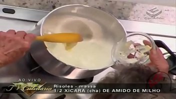 SENDO HUMILHADO POR VELHA SAFADA.....gostosa demais