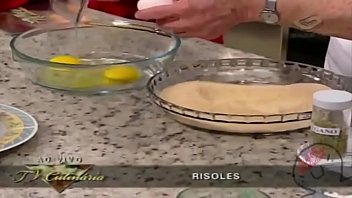 SENDO HUMILHADO POR VELHA SAFADA.....gostosa demais