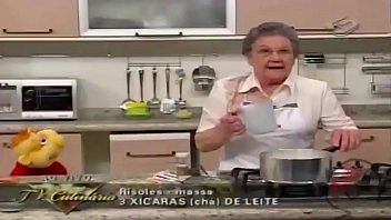 SENDO HUMILHADO POR VELHA SAFADA.....gostosa demais