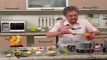 SENDO HUMILHADO POR VELHA SAFADA.....gostosa demais