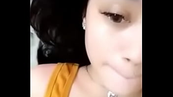 Cewek Indo masih pagi maen genjot aja....More video : https://goo.gl/cPhBP5