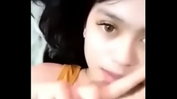 Cewek Indo masih pagi maen genjot aja....More video : https://goo.gl/cPhBP5