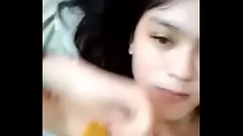 Cewek Indo masih pagi maen genjot aja....More video : https://goo.gl/cPhBP5