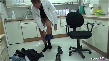 ARZT und KOLLEGE FICKEN KRANKENSCHWESTER im KH durch