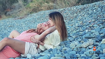 Red Fox Lesbian Sex Outdoors (theredfoxlife.com)