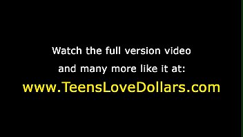 Amateur teen fucks in car