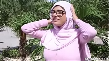 Julianna Vega and Mia Khalifa