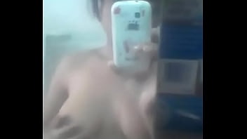 Se Graba Sus Ricas Tetas