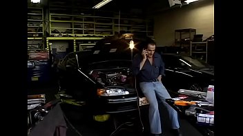 She gets fucked by mechanic on the hood car