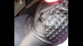 culo en calza sacando x la ventana 10