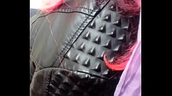 culo en calza sacando x la ventana 10