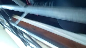 culo en calza sacando x la ventana 6