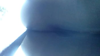 culo en calza sacando x la ventana 6