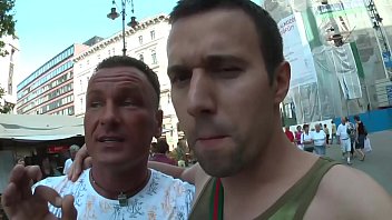 In der Stadt angesprochen und gefickt - deutsch HD