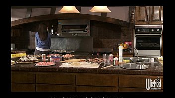 HOT soccer step mom India Summer fucks her '_s friends in threesome