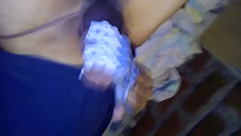 se vacea con la verga vendada