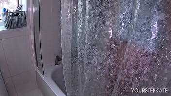 LUCKY STEPSON GETS A SURPRISE BLOWJOB AFTER SHOWER