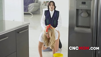 A Good Stepmom Does Chores While She'_s Freeused- Karen Fisher