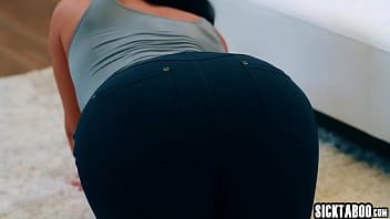 Hooked stepson wanted big tits MILF stepmom Sheena Ryder and sexy small tits teen stepsister Chloe Cherry