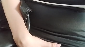 Chefe gostoso mas &eacute_ casado masturbei escondido no escrit&oacute_rio pensando nele