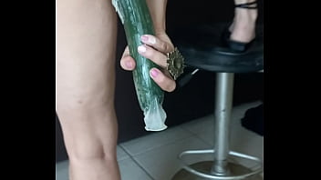 Velvet rain 23 enjoys rough toys, cucumber and ass fingering, squirting orgasms intensely...