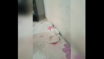 I fuck this 18-year-old girl at her parents&#039_ house and I&#039_m going to take a quick shower before they arrive