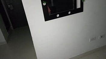 Hermanastra morena colombiana de tetas naturales grandes pierde una apuesta y ahora me deja que me la cuide pronto se ir&aacute_ a Estados Unidos y tengo que aprovechar no todos los d&iacute_as te puedes follar a tu hermanastra culona