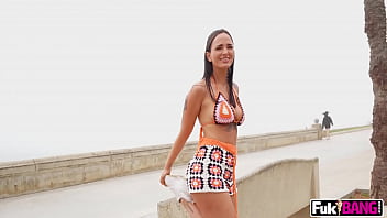 Claudia Bavel Feel Hot While Fucking in Public