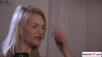 Teen stepdaughter pussy licking and making busty stepmom cum