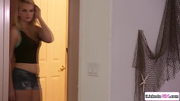 Teen stepdaughter pussy licking and making busty stepmom cum