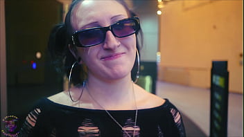 Super Hot White Slut Raven Vice Gets Greeted And Seduced By Old Man At The Golden Gate Casino In Las Vegas