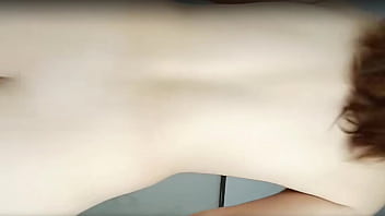 PADRASTRO CACHONDO QUEDA SOLO EN CASA CON SU HIJASTRA PETITE Y LA FOLLA HASTA CORRERSE Y LLENARLE EL ROSTRO DE SEMEN