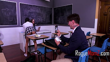 Horny Teacher Will Decide If Students Are Pro Fuckers- Liz Jordan, Lizzie Love