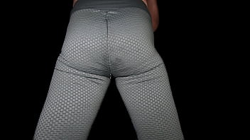 Deep fuciking cream fill slut hole with machine