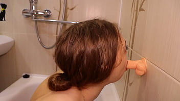 Very Hot Gagging Deepthroat Blowjob Dildos in shower