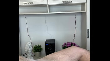 Hot chick gives a hard cock a waxing