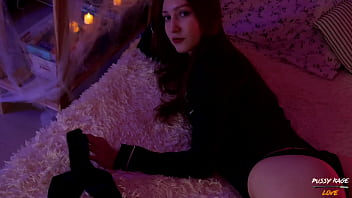 Перепутал Дверь в Общежитии и Попал к Сексуальной Студентке