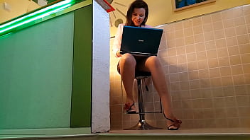 Pizza Delivery guy Fuck costumer and CUM on PIZZA